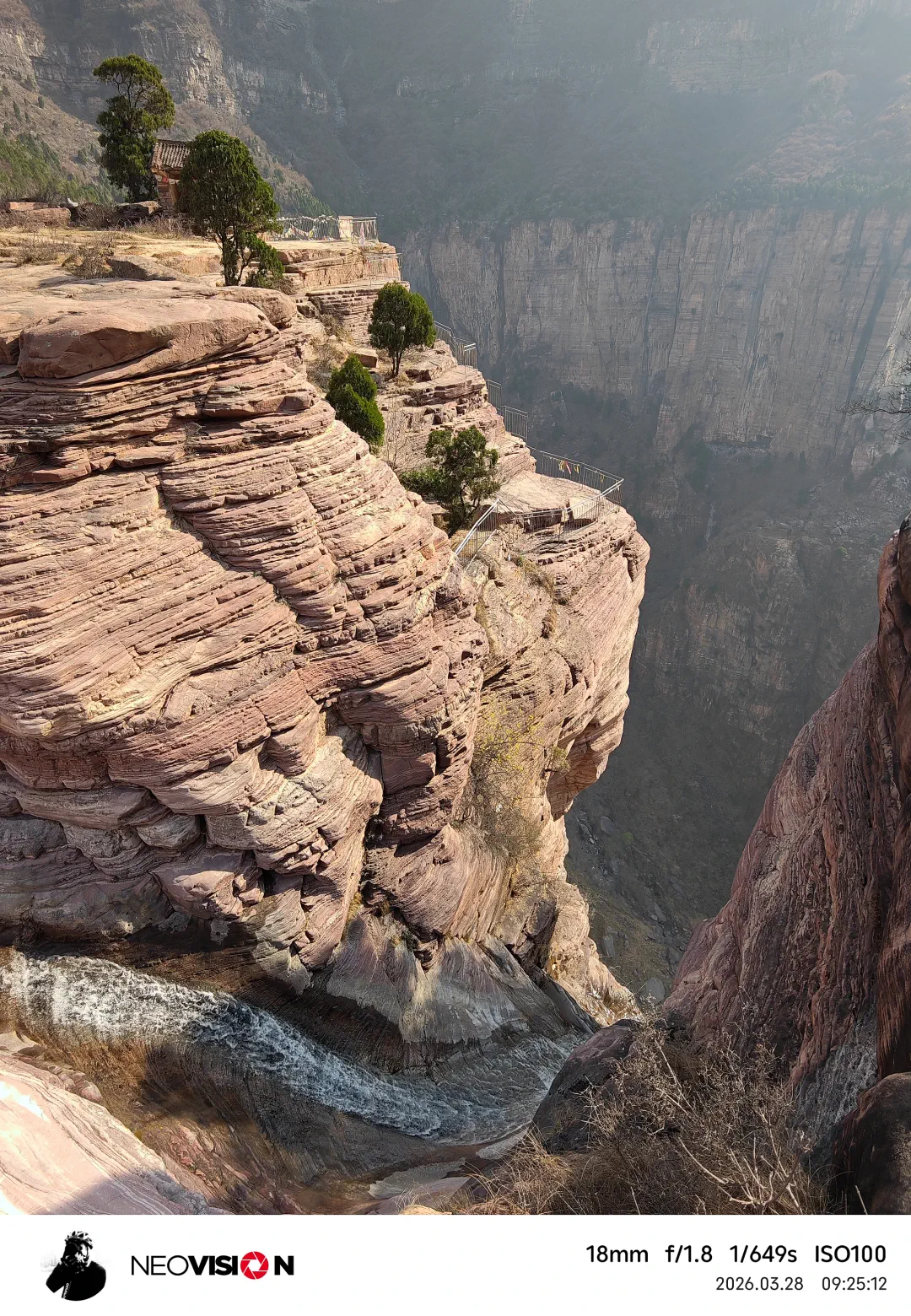 抱犊 (3).webp 抱犊 (3).webp