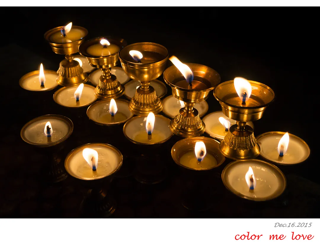 松赞林寺的酥油灯.webp 松赞林寺的酥油灯.webp